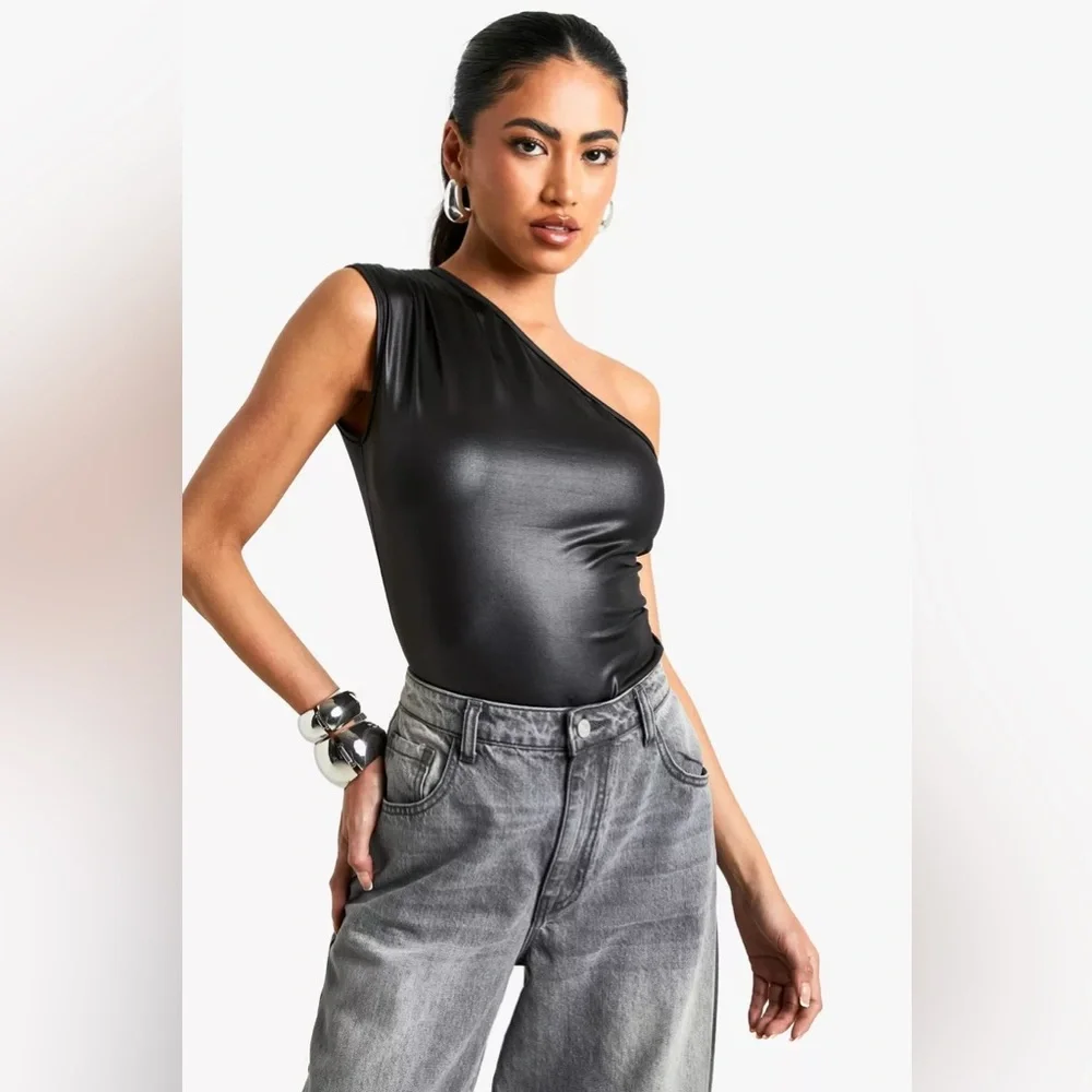 NEW Elegant Black One-Shoulder Bodysuit
